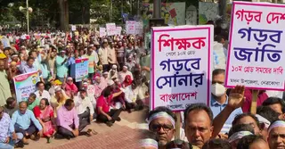 তিন দফা দাবিতে শহিদ মিনারে অবস্থান কর্মসূচি প্রাথমিকের শিক্ষকদের